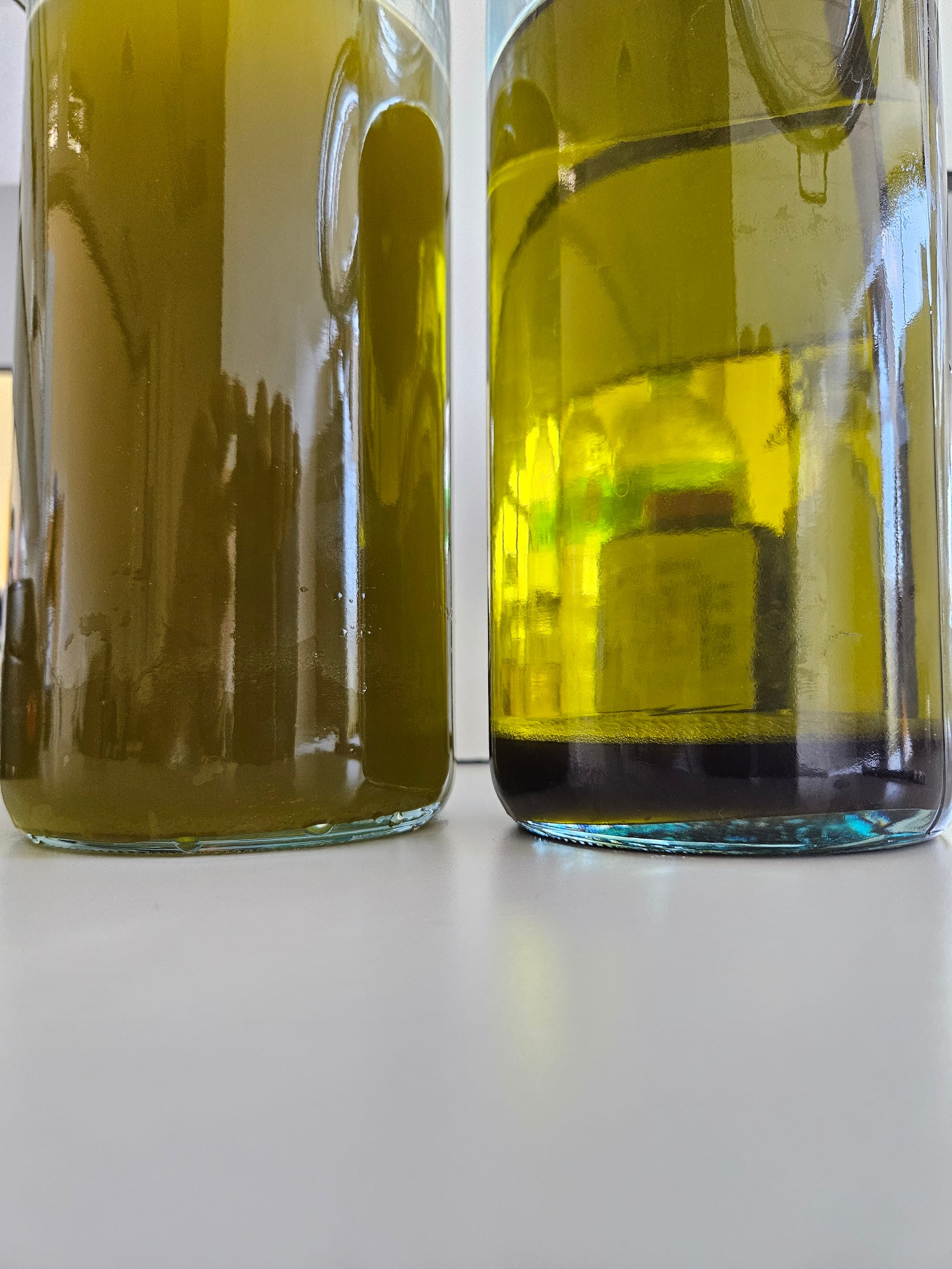 Refining a natural absolute in LOSiam's Chiang Mai extraction lab